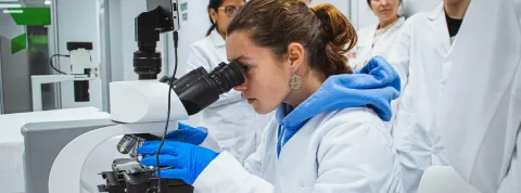 Hero Content - Empleos FP - Sanidad | iFP