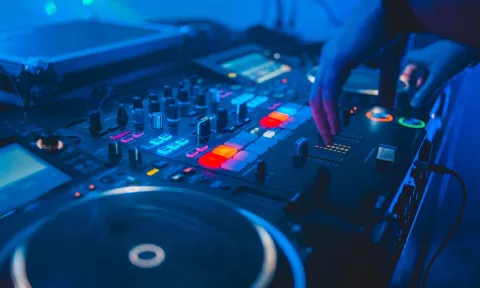 Cómo convertirte en DJ con iFP