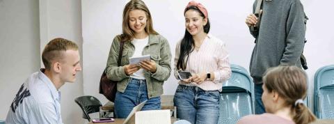 Estudiantes de curso de especialización de FP